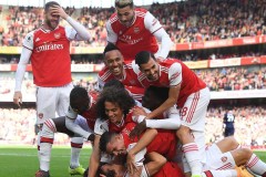 格伊转会利物浦失败背后的心路历程：水晶宫后卫的转型之路与心态挑战