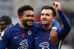 足球激情绿茵：速度与团队协作的精神传承